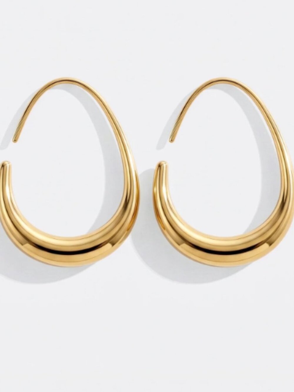 Mint&Lily Fluid Hoop Earrings